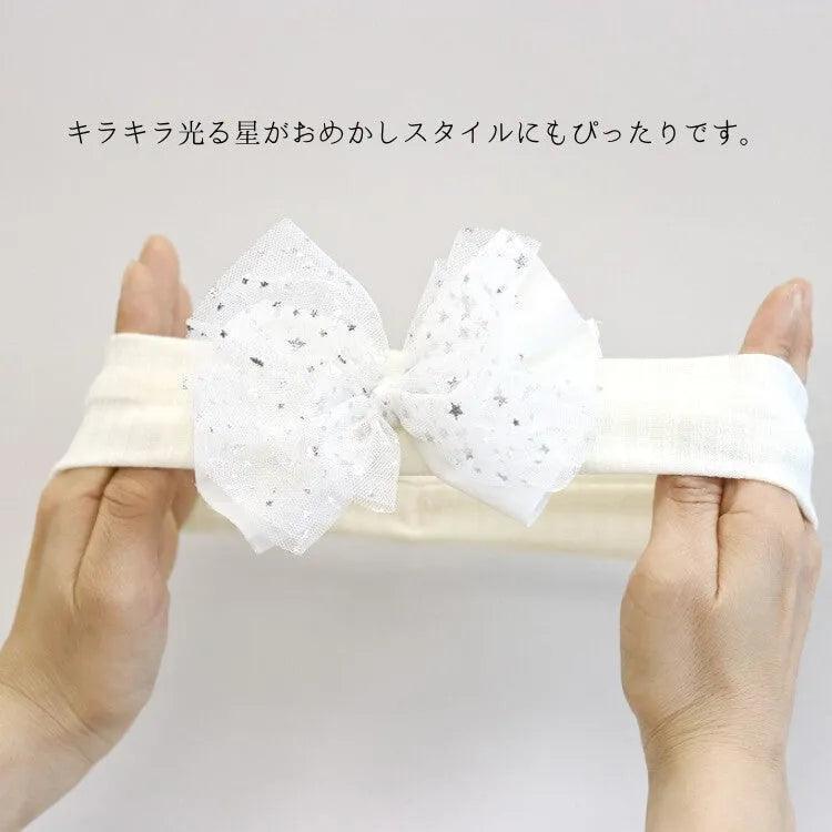 寬大薄紗絲帶設計之嬰兒髮帶,增加造型層次感。