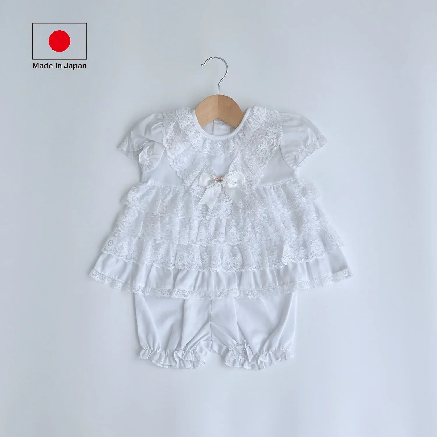 [現貨] 日本製Three Arrorw白色純棉3層蕾絲束腰外衣和燈籠褲 (兩件裝) - BB Dressup