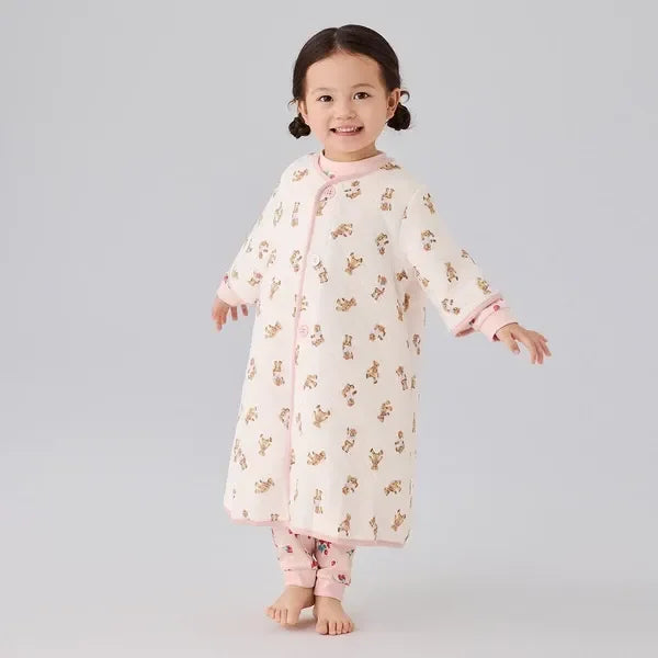[現貨] 日本直送Combi Mini 嬰兒粉紅長袖保暖絎縫睡袍/睡衣 (80-90cm) - BB Dressup