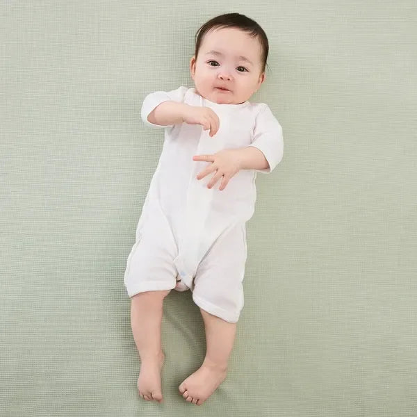 [現貨] 日本直送Combi Mini 初生嬰兒100%全棉魔術貼純白連身衣 (50-70cm) - BB Dressup