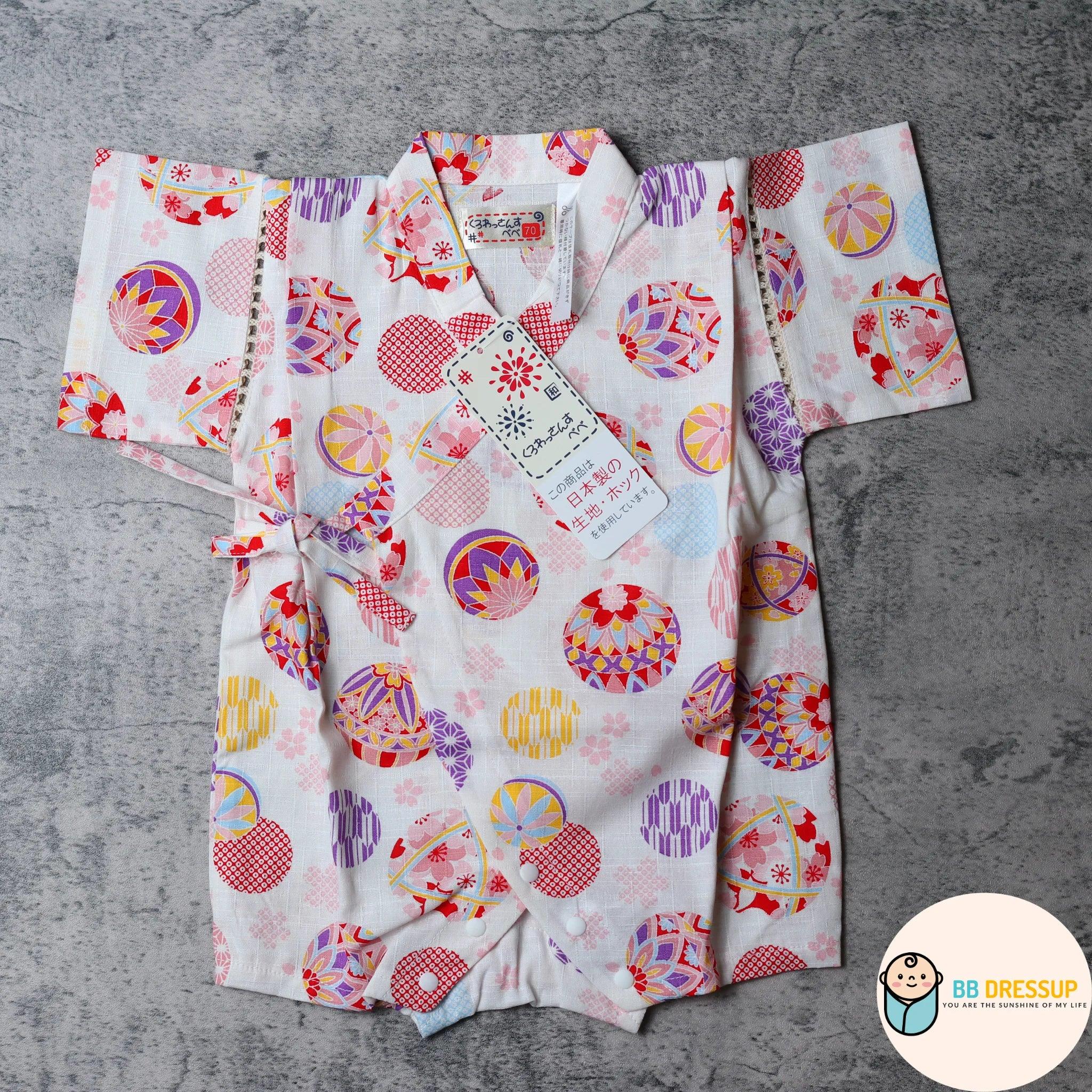 經典金魚圖案之嬰兒和服連身衣，展現日式美感。