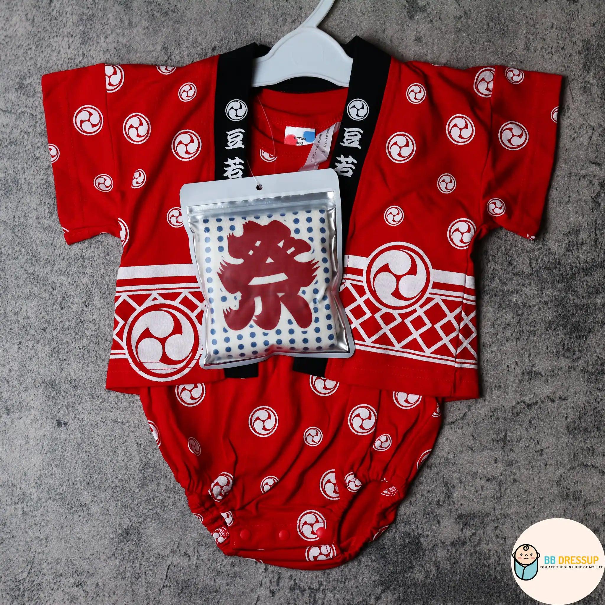 結合傳統祭典元素與現代連身剪裁之紅色嬰兒和服。