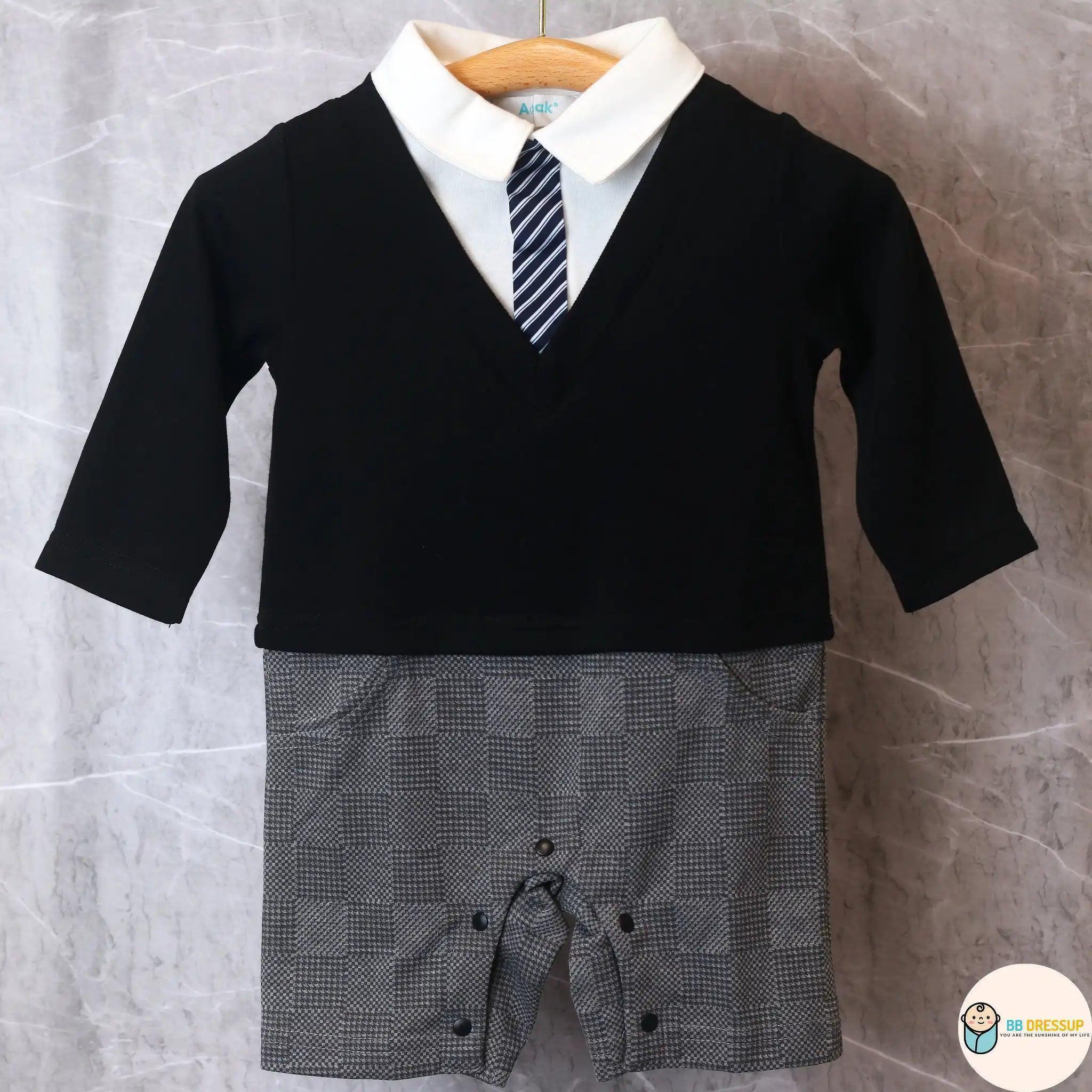 [現貨] 日本直送 Aenak 男童裝 黑色V領恤衫造型嬰兒連身衣 (70-80cm) - BB Dressup